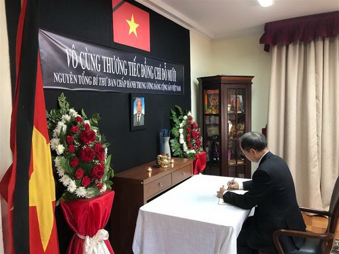 ĐSQ Việt Nam tại Chile tổ chức lễ viếng nguyên Tổng Bí thư Đỗ Mười ảnh 1