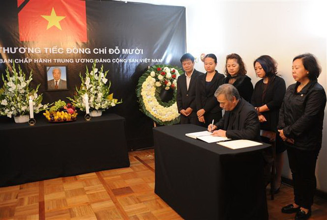 Lễ viếng nguyên Tổng Bí thư Đỗ Mười tại Mexico và Mozambique ảnh 1