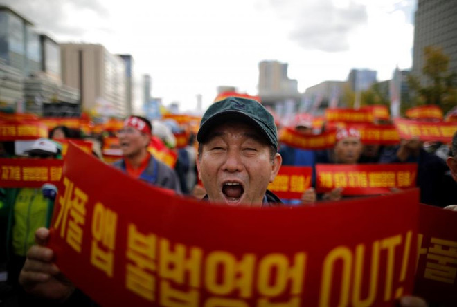 Hàn Quốc: Hàng chục nghìn lái xe taxi phản đối dịch vụ đi chung xe ảnh 1