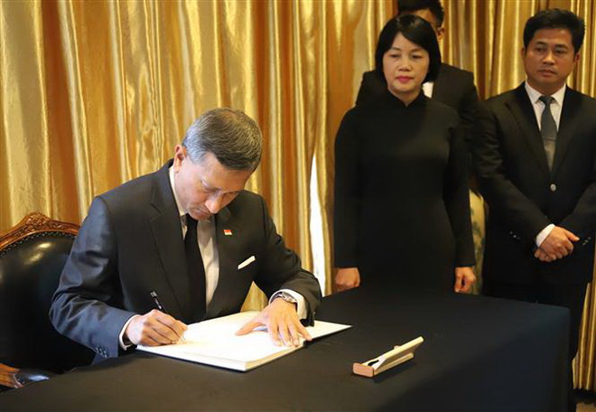 Lễ viếng nguyên Tổng Bí thư Đỗ Mười tại Lào, Malaysia và Singapore ảnh 3