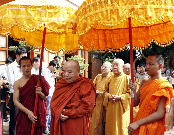 Đồng bào Khmer Nam Bộ nô nức đón lễ Sene Dolta truyền thống ảnh 1