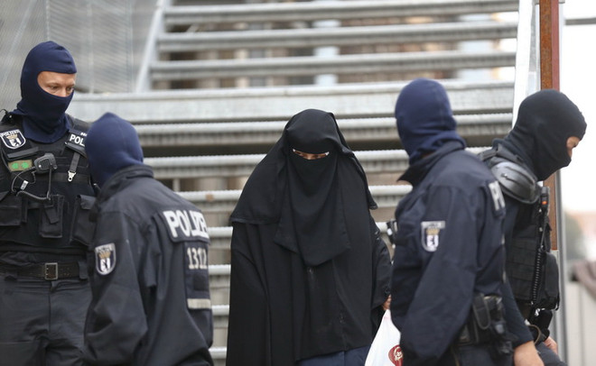 Tây Ban Nha và Morocco truy quét mạng lưới tuyển quân của IS ảnh 1