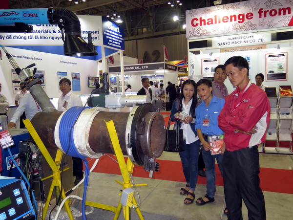 Nhiều máy móc tiên tiến tại chuỗi triển lãm về công nghiệp hỗ trợ ảnh 1