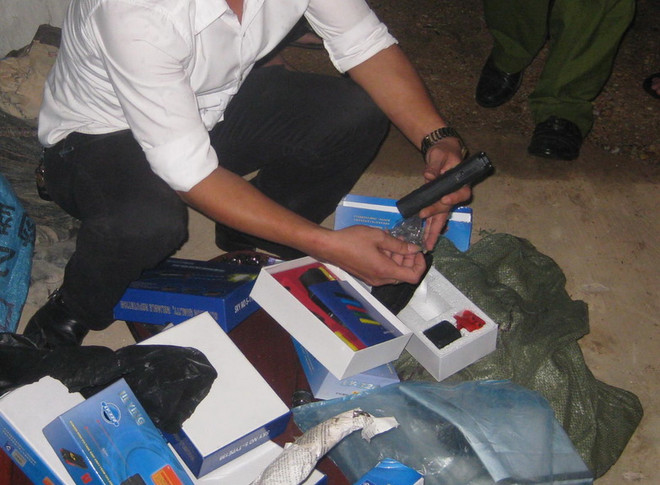 Bắt giữ nhóm đối tượng xịt hơi cay, chém cảnh sát giao thông ảnh 1