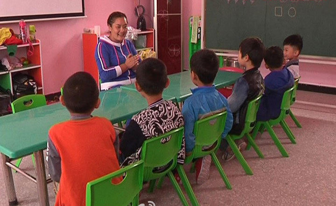 Phụ huynh "dậy sóng trước những bức ảnh khỏa thân của học sinh mầm non ảnh 6