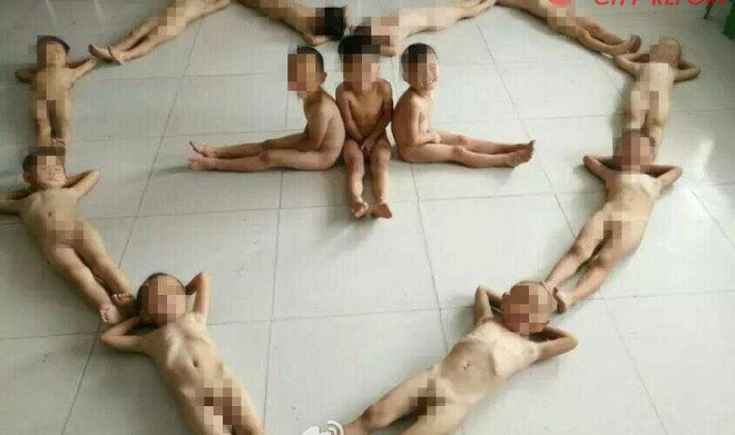 Phụ huynh "dậy sóng trước những bức ảnh khỏa thân của học sinh mầm non ảnh 3