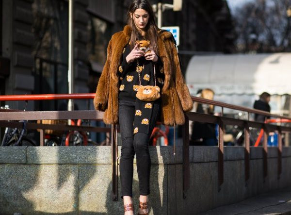 Năm mẫu áo váy nỉ Moschino khiến phái đẹp "thèm khát" ảnh 15