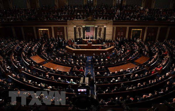 Mỹ thông qua gói chi tiêu hơn 850 tỷ USD, chính phủ không bị đóng cửa ảnh 1