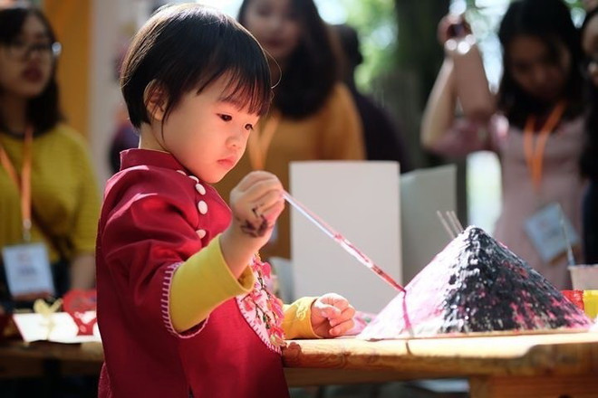 Văn hóa Việt Nam tạo điểm nhấn tại Lễ hội sứ quán 2018 của Hà Lan ảnh 2