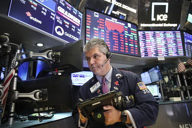 Chứng khoán Mỹ đột ngột đảo chiều sau quyết định tăng lãi suất của Fed ảnh 1