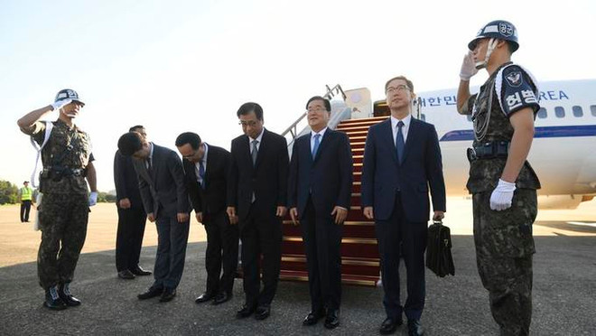 Thư của Tổng thống Hàn Quốc Moon Jae-in đã tới tay ông Kim Jong-un ảnh 1