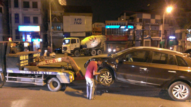 Hà Nội: Ôtô sang lấn làn, va chạm mạnh với xe biển xanh ở Nghi Tàm ảnh 8