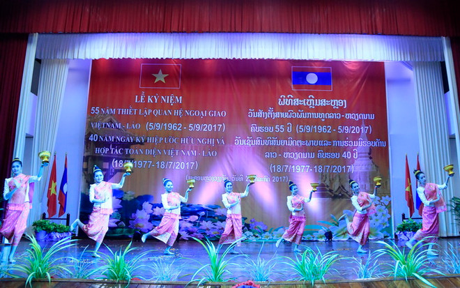 Bộ Quốc phòng Lào míttinh kỷ niệm các ngày lễ lớn Việt Nam-Lào ảnh 3