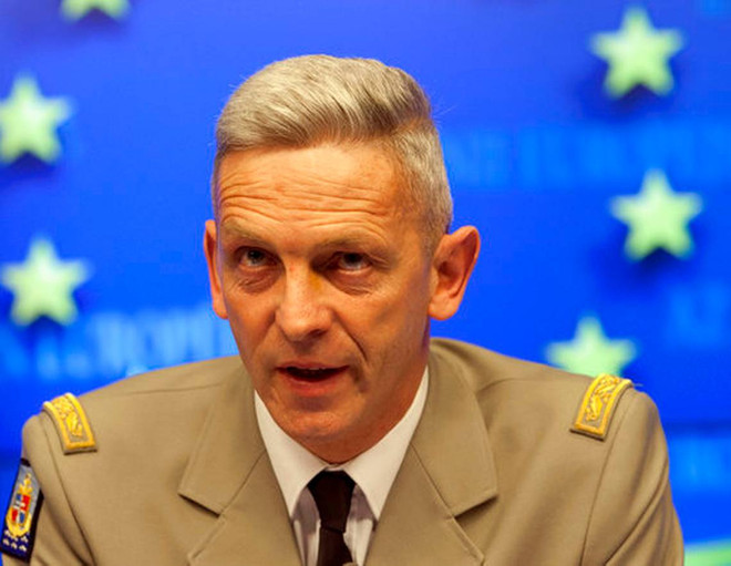 Tổng thống Pháp thay Tổng tham mưu trưởng lực lượng vũ trang ảnh 1