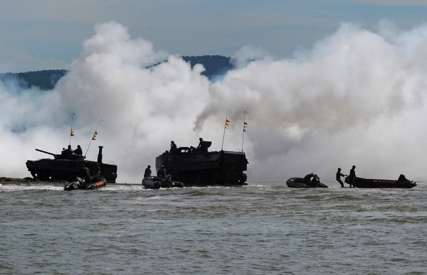 Lính thủy đánh bộ Indonesia và Mỹ tiến hành tập trận hải quân ảnh 1