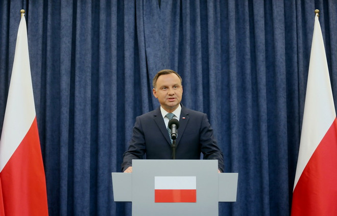 Bộ trưởng Tư pháp Ba Lan được Tổng thống trao thêm quyền ảnh 1