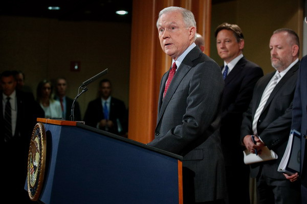 Tổng thống Trump đang muốn sa thải Bộ trưởng Tư pháp Jeff Sessions ảnh 1