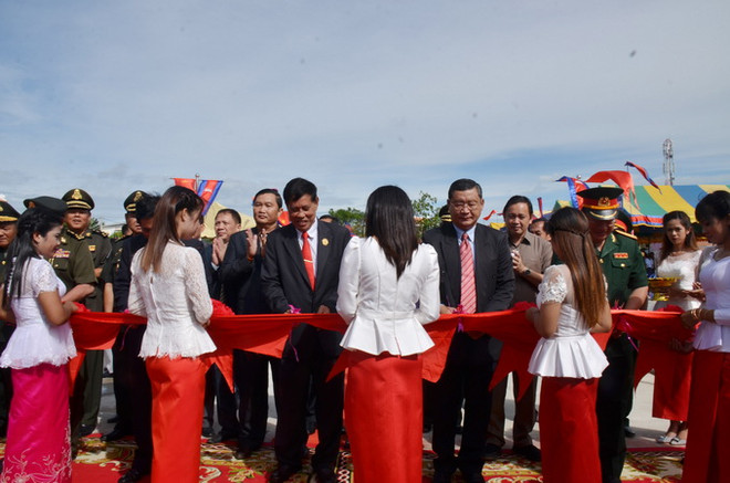 Khánh thành Tượng đài Hữu nghị Việt Nam-Campuchia tại tỉnh Battambang ảnh 2