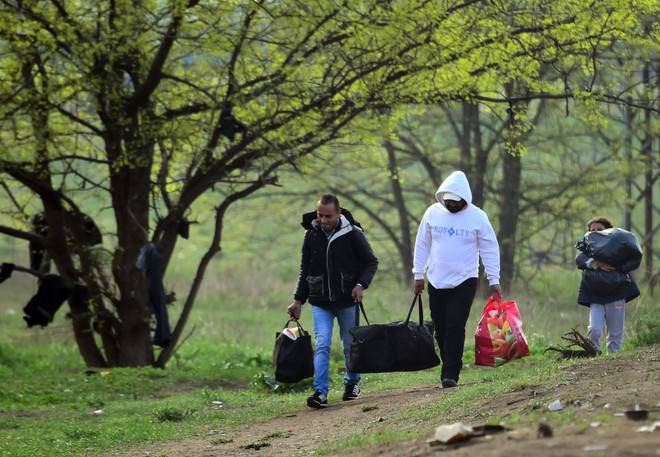 Người di cư tại Tompa, Hungary. (Ảnh: AFP/TTXVN) ttxvn_di_cu_3.jpg