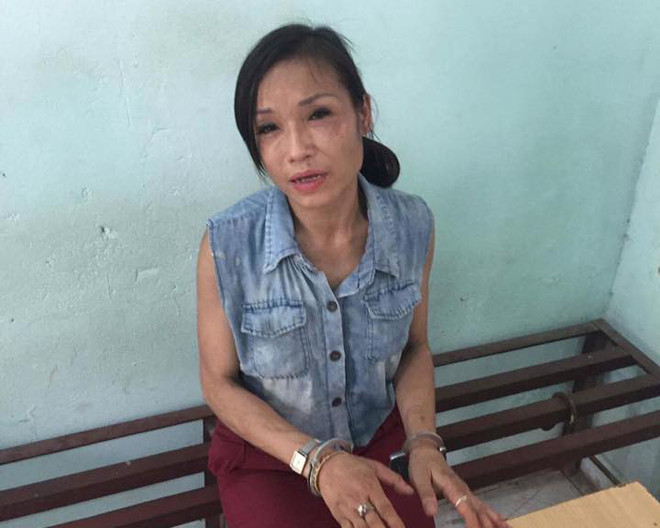  Hà Nội: Tóm nữ quái vờ giúp người tai nạn để cướp điện thoại ảnh 1