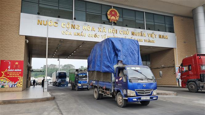 Trên 500 tấn hàng hóa qua Cửa khẩu Quốc tế Kim Thành đầu Năm mới ảnh 1