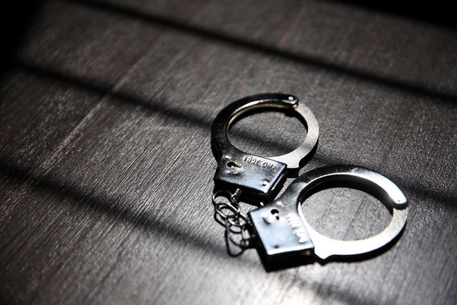 Giám đốc trung tâm giáo dục dùng ảnh nhạy cảm tống tiền hiệu trưởng ảnh 1