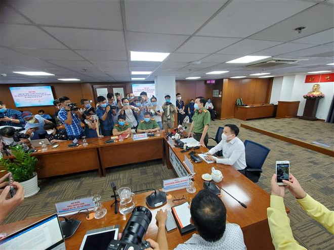 Công an TP Hồ Chí Minh: Quyết liệt chống dịch, ngăn chặn tội phạm ảnh 1