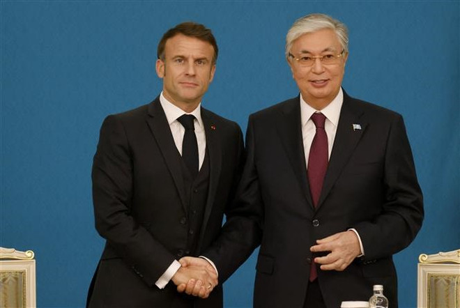 Tổng thống Pháp thăm Kazakhstan thúc đẩy quan hệ song phương ảnh 1