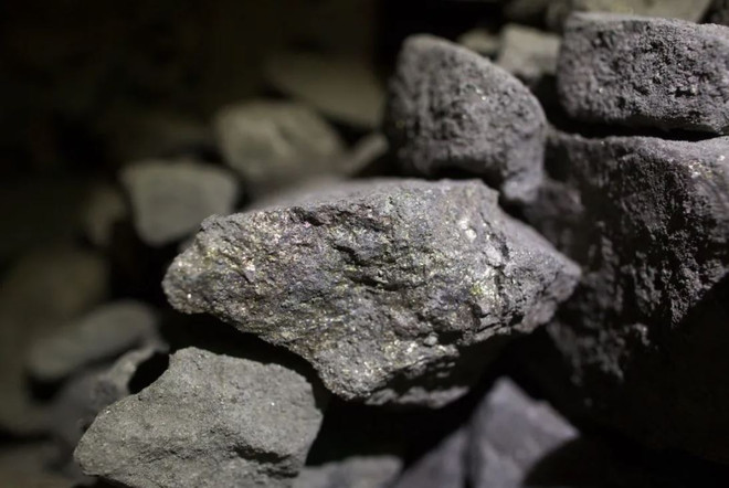 Bất chấp lệnh trừng phạt, EU vẫn nhập khẩu nguyên liệu thô từ Nga ảnh 1