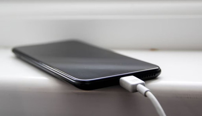 Pin điện thoại sạc siêu nhanh, đạt 90% dung lượng trong 10 phút ảnh 1