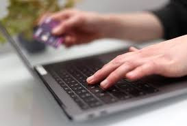 Ảnh minh họa. (Nguồn: sundayworld.com) Bắt giữ đối tượng lừa đảo, chiếm đoạt gần 1 tỷ đồng qua mạng xã hội ảnh 1