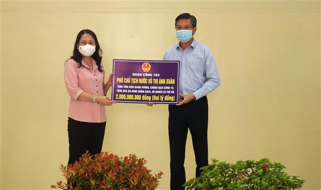 Phó Chủ tịch nước thăm lực lượng chống dịch ở biên giới Tây Nam ảnh 2