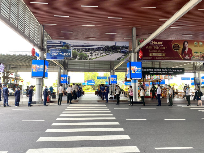 Lấy 150 mẫu ngẫu nhiên xét nghiệm tại Cảng Hàng không Quốc tế Cam Ranh ảnh 4