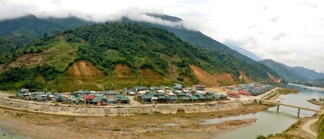 Người dân tái định cư thủy điện Lai Châu no ấm trên vùng đất mới ảnh 1