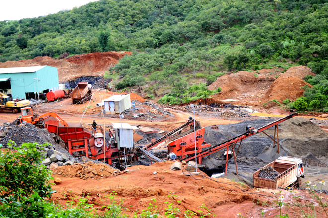 Giấy phép hết hạn vẫn ngang nhiên khai thác khoáng sản ảnh 1