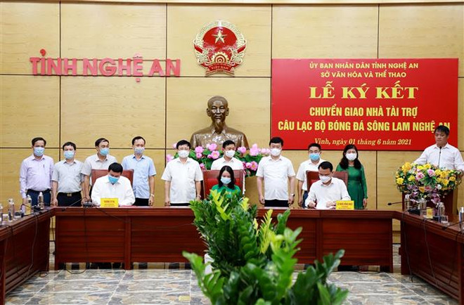 Tập đoàn Tân Long trở thành nhà tài trợ mới của Sông Lam Nghệ An ảnh 1