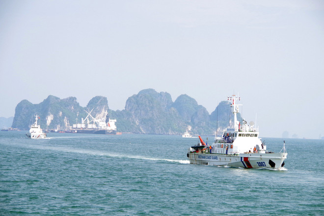 Huấn luyện chiến thuật vòng tổng hợp và bắn súng, pháo trên biển ảnh 1