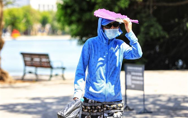 Khu vực Bắc Bộ và Trung Bộ nắng nóng, có nơi trên 38 độ C ảnh 1