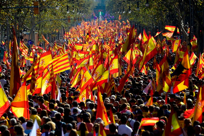 Hơn 70% người dân Catalonia phản đối ly khai khỏi Tây Ban Nha ảnh 1