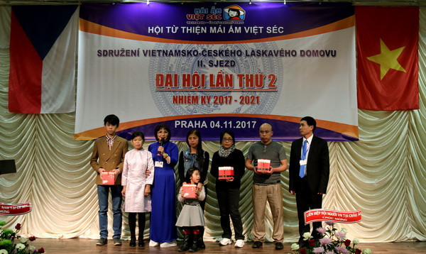 “Mái ấm Việt Séc” và hành trình “lá rách ít đùm lá rách nhiều” ảnh 2