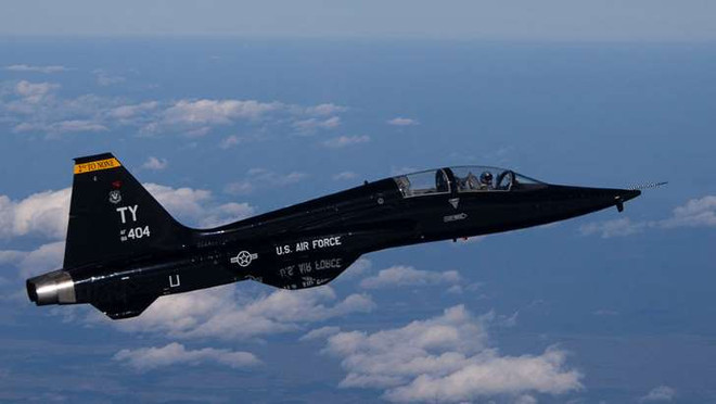 Máy bay quân sự Mỹ gặp nạn khi huấn luyện, 1 phi công tử vong ảnh 1