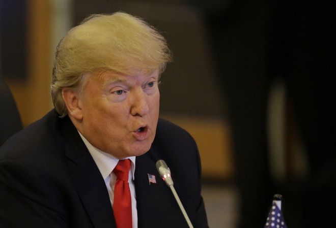 Tổng thống Trump rời Philippines, không dự Hội nghị Cấp cao Đông Á ảnh 1