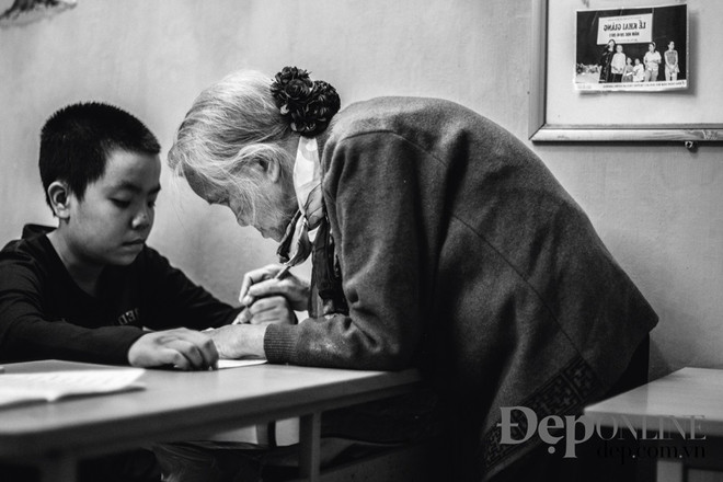 Bà giáo 83 tuổi Hồ Hương Nam: Tôi đi dạy để biết mình đang… sống ảnh 1