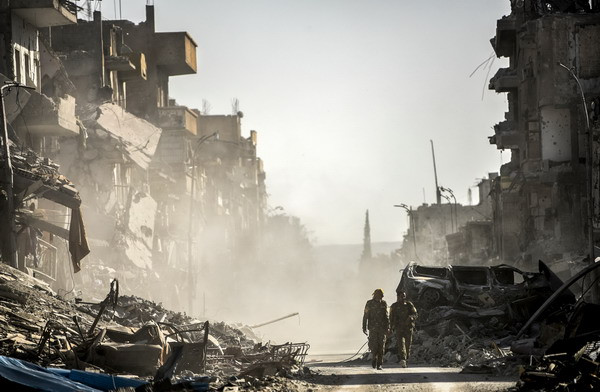 Syria: Mỹ cung cấp 120 xe tải vũ khí cho lực lượng SDF ảnh 1