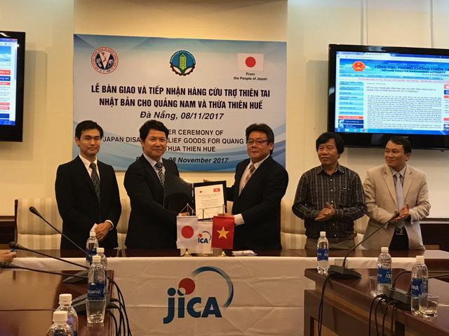 Nhật Bản cấp hàng cứu trợ tới người dân chịu ảnh hưởng của bão số 12 ảnh 1