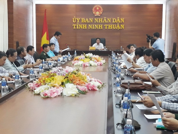 Các tỉnh họp khẩn nhằm tìm phương án ứng phó với cơn bão số 14 ảnh 1