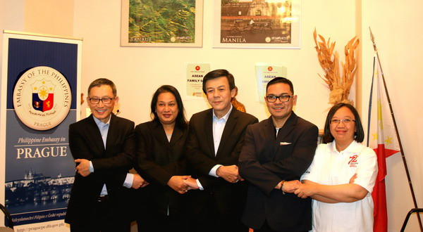 Ấm áp sự kiện Ngày hội Gia đình ASEAN tại Cộng hòa Séc ảnh 1