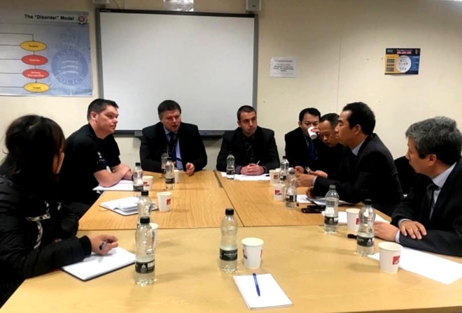 Vụ 39 thi thể: Đoàn công tác Bộ Ngoại giao làm việc tại Anh ảnh 1