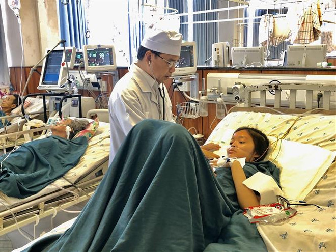 An Giang: Cứu sống hai nữ sinh bị đuối nước khi tập bơi ảnh 1