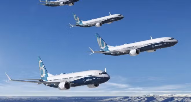 Dù bị cấm bay, Boeing vẫn công bố phiên bản 737 MAX mới nhất ảnh 1